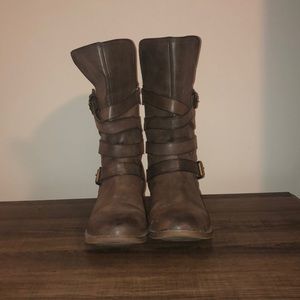 Report mid calf boots 👢